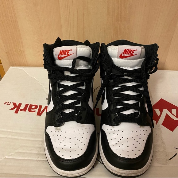 Nike “Wmns dunk high” in black and white - Picture 4 of 8